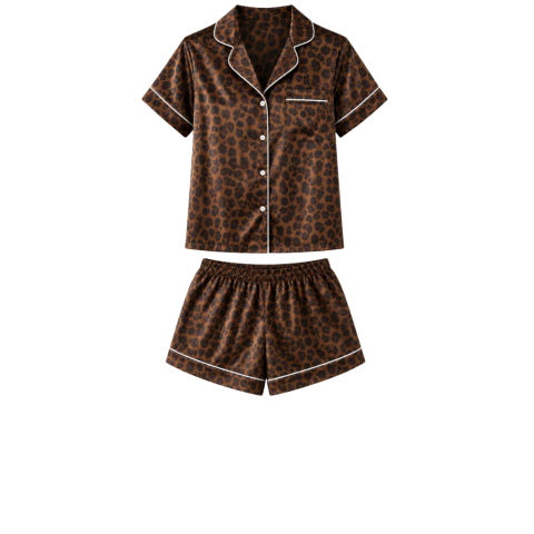 Pijama camisero corto de satén premium con estampa de leopardo y vivos blancos, con camisa de manga corta y shorts a juego