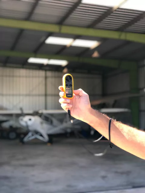 Anemómetro digital: Viento y Temperatura