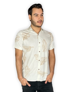 Camisa de Viscose Estampa exclusiva desenho de folhas - Manga curta - loja online
