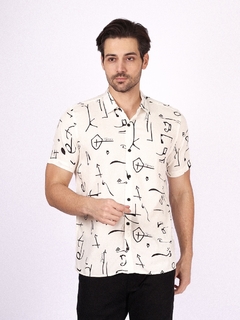 Camisa Manga Curta em Viscose com Estampa Exclusiva Formas