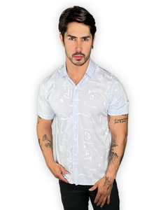 Camisa Manga Curta em Viscose com Estampa Exclusiva Formas