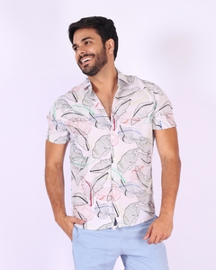 Camisa Manga Curta - Viscose com Estampa de Folhas coloridas - Trajano's