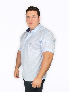 Camisa Plus Size Manga Curta Básica em Linho Tamanho Grande - loja online