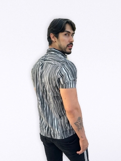 Camisa de Viscose Estampa Exclusiva Rabiscos - Manga curta - Trajano's