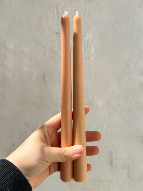 Velas Largas LaMari Marron Claro Set x2 - comprar online