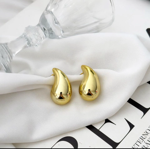 Brinco Folheado Vírgula M