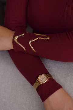Relógio Quadrado Dourado na internet
