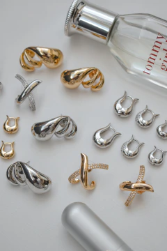Brinco X Liso+Cravejado Dourado - comprar online