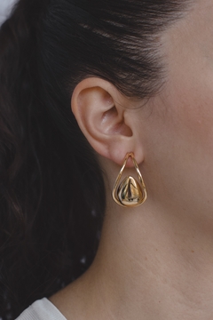 Brinco Gota D'água Dourado - comprar online