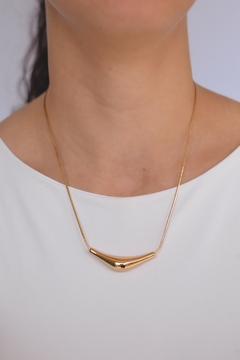 Colar V Orgânico Dourado - comprar online