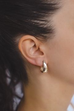 Brinco Argola Gota Ovalada Lisa Dourado - comprar online