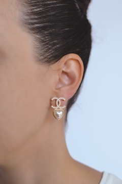 Nhá Box Ícones - Brinco Inspiração Chanel+Coração Dourado - comprar online
