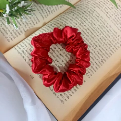 SCRUNCHIE BELLA en internet