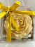 Imagem do Vela Aromática Flor Peônia Dourada 100g