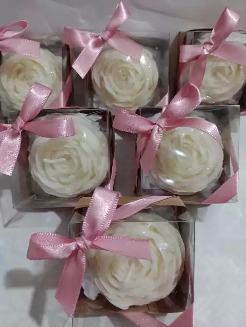 10 un. Vela em Flor Pequena Personalizada na caixinha