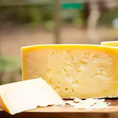Queijo Parmesão Quincas Terroir 9 Meses de Maturação