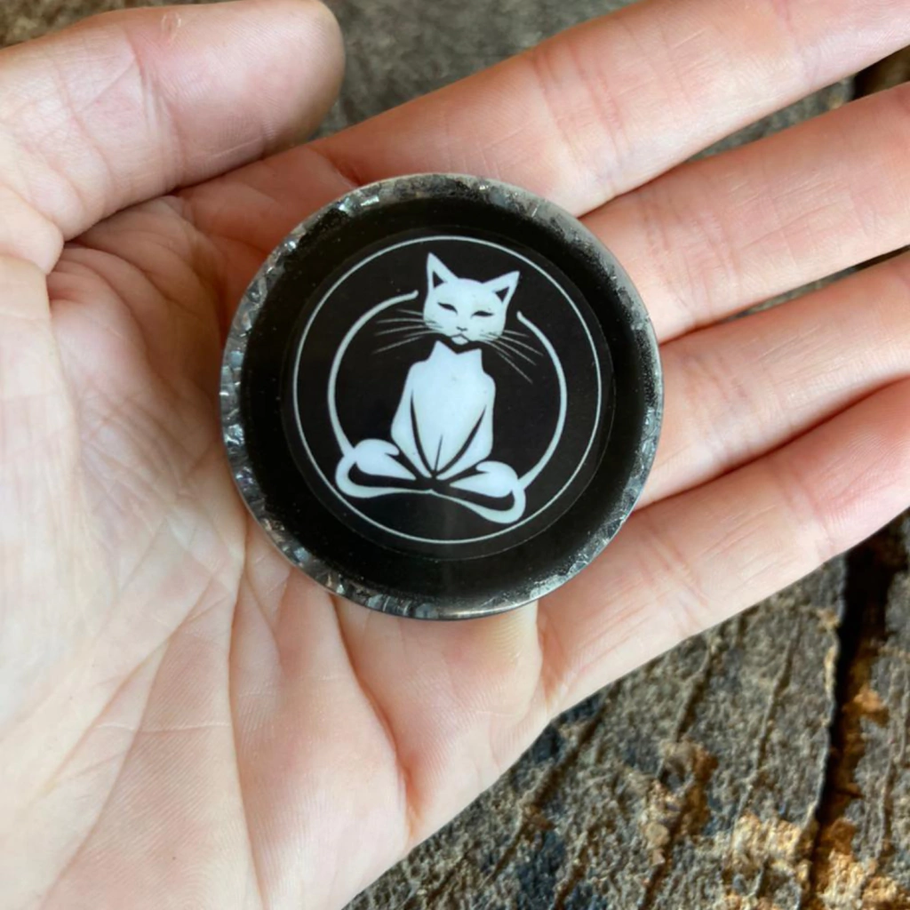 Orgonite Gatinho Zen - Turmalina + E-book Orgonites em Gatos de Brinde