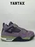Zapatillas Jordan 4 Retro Canyon Purple en color púrpura con detalles en verde y negro.