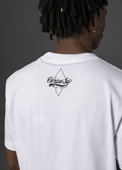 Camiseta Regular Corposó + MCD 0800 na internet
