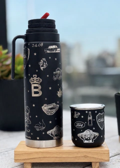 SET MATERO: TERMO PICO CEBADOR 1LT FULL GRABADO+ MATE ACERO FULL GRABADO + BOMBILLA ACERO 100% PERSONALIZADO en internet