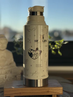TERMO STANLEY ORIGINAL MATE SYSTEM 800 ml FULL GRABADO - SIMIL NIKI NUCERA - BOMBINOX.ARG