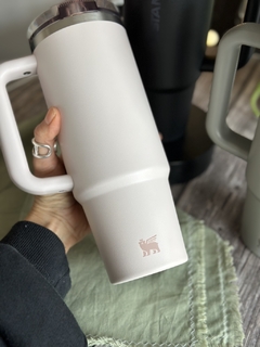 QUENCHER STANLEY 887ml ANTIDERRAME PROTOUR - C/ PICO (UN GRABADO) - comprar online