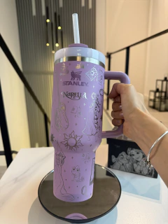 QUENCHER STANLEY ORIGINAL 1,2 L FULL GRABADO PERSONALIZADO - TEMÁTICA: RAPUNZEL - tienda online
