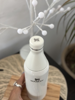 BOTELLA STANLEY - TÉRMICA 591 ML (FULL GRABADO) en internet