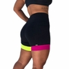 Short Feminino Preto com barra rosa e amarelo neon - Compressão Corrida
