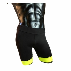 Bermuda Masculina Preta com barra amarelo neon - Compressão corrida - comprar online