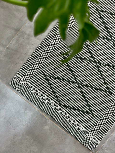 Tapete Débora Verde Musgo 47x72cm - comprar online