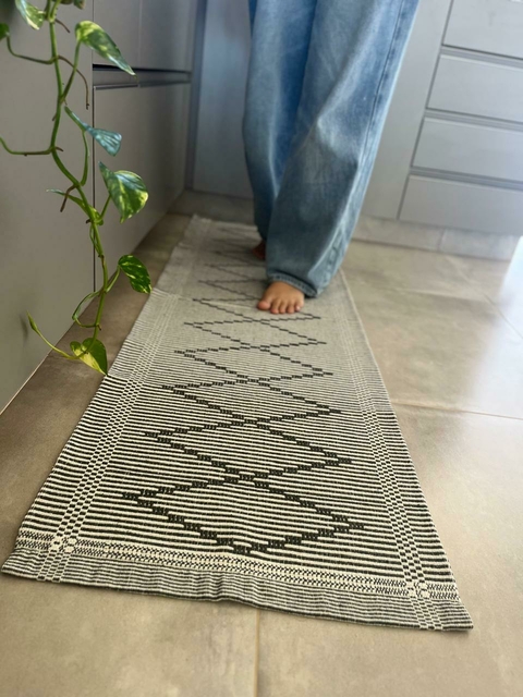 Passadeira Débora Verde Musgo 1,40x0,47m - comprar online