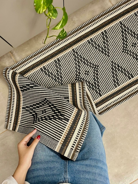 Passadeira Débora Preto Detalhes 1,40x0,47m - comprar online