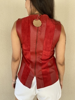Blusa De Couro Vermelho - P - Brechó de Casa