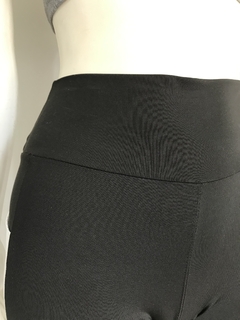 Short Fitness Preto - P - Brechó de Casa