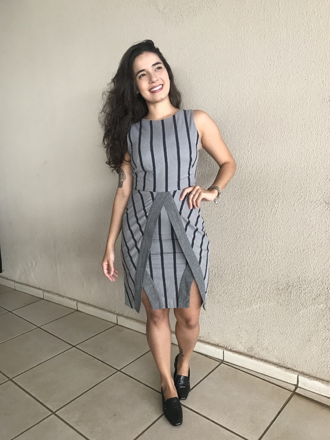Vestido Cinza Listras Sacada - 36