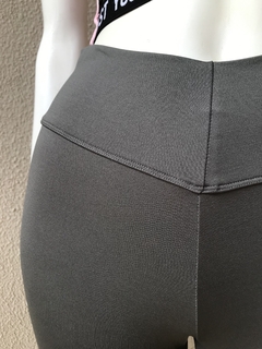 Calça Fitness - M/G - Brechó de Casa