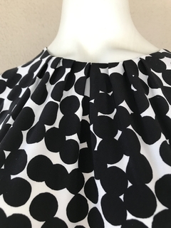 Blusa Bolas P&B - P na internet