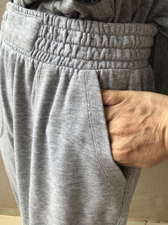 Imagem do Calça Moletom Cinza Bershka - M