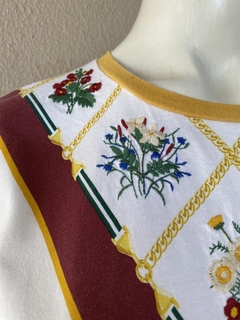 Camiseta Bordada - P na internet