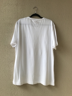 Camiseta Branca Aramis - XGG - loja online