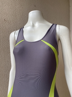 Macaquinho Fitness Oxer Cinza/Verde - P - comprar online