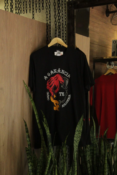 Camiseta Chronic 'A Ganância te aprisiona'