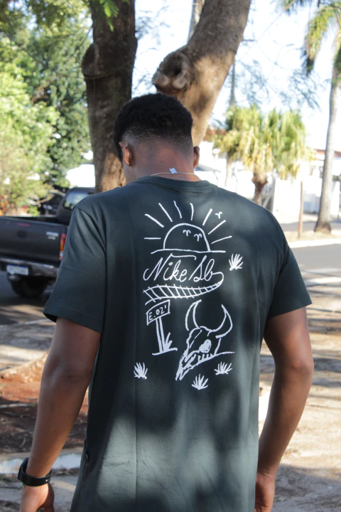 Camiseta NK 'Desenho'
