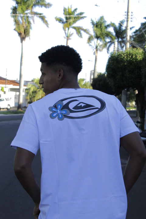 Camiseta QK 'Flores costa'