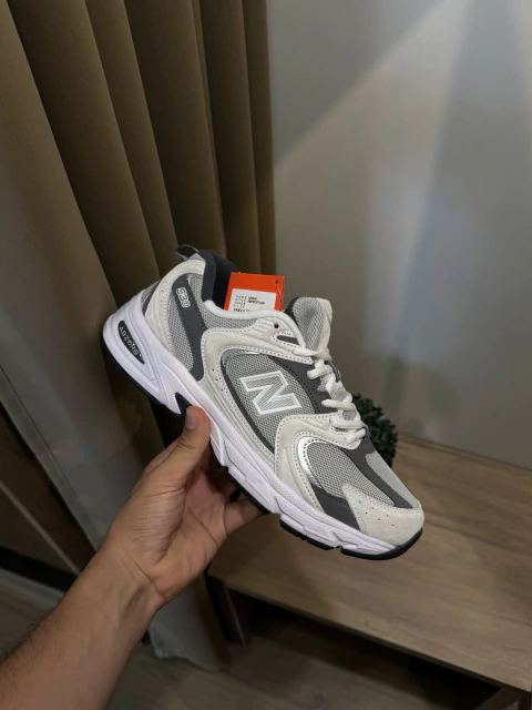Tenis NB 530 'Cinza'