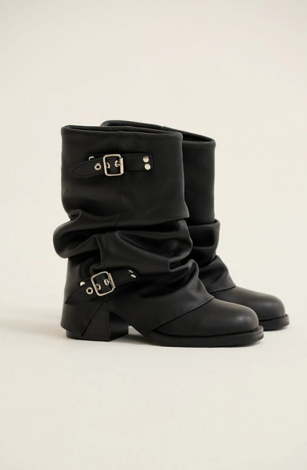 BOTA SIMO NEGRO CUERO