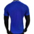 Camiseta azul de fútbol Everton Local 2024/2025 vista trasera en un maniquí masculino.