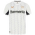 Frente de la Camiseta Bayer Leverkusen Away 24/25 Blanca con Rayas Grises: Camiseta blanca con rayas grises en zigzag por el cuerpo y detalles negros en las axilas. Diseño moderno y cómodo, ideal para aficionados que quieren destacar en las gradas.