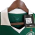 Gola Elegante: A gola desta camisa exibe um design refinado, adicionando um toque de sofisticação ao uniforme do Verdão. #CamisaPalmeiras #GolaElegante